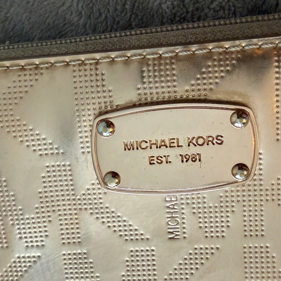Michael Kors Metallic Rose Gold Wallet - Picture 5 of 5